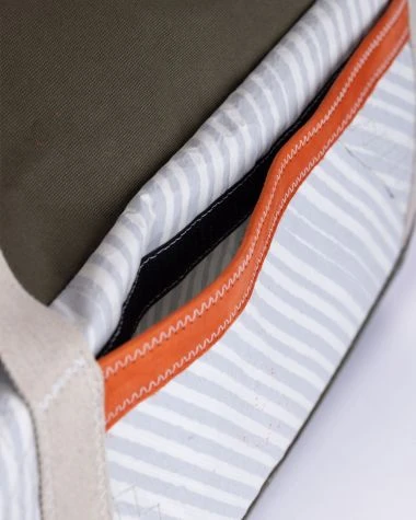 Feroe Travel Bag Khaki Recycled Sail - Image 11
