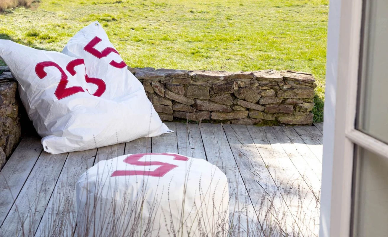 Maxi Bean Bag 55x55 In White And Red Recycled Sail - Image 3