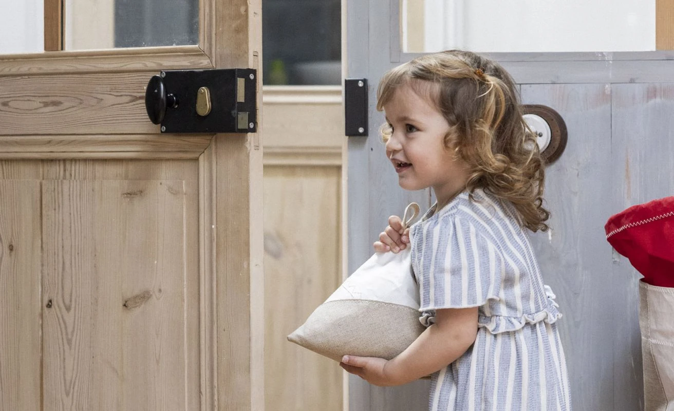 Berlingo Door Stopper Crab Recycled Sail - Image 3