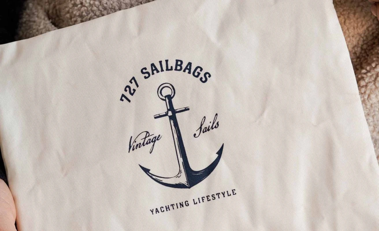 Zipped Pouch Classic Yachting Recycled Sail - Image 3