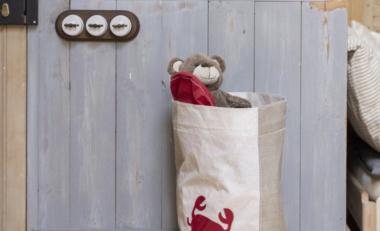 Laundry Basket Crab Recycled Sail - Image 3