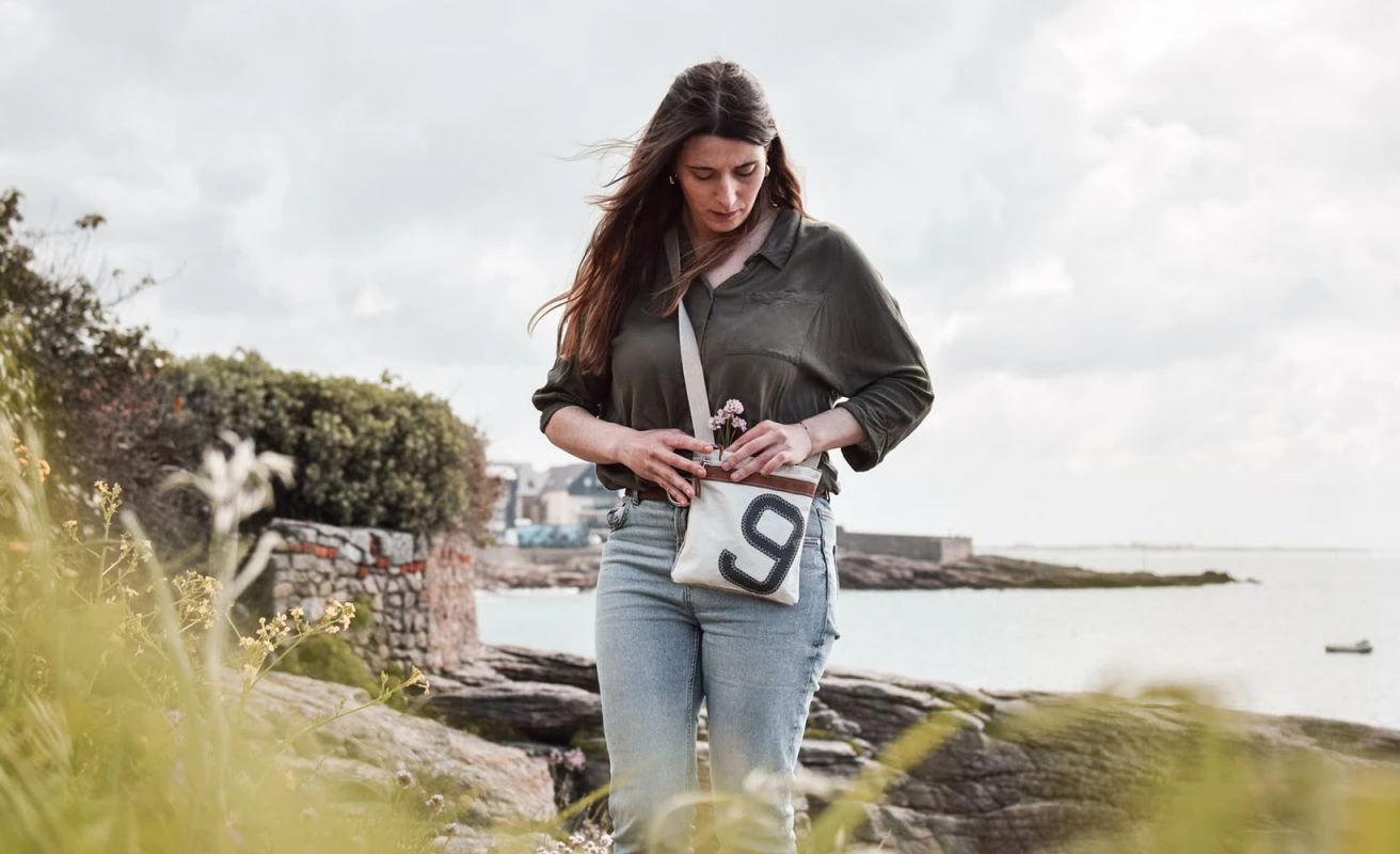 Travel Cross-body Bag Leather And Linen Recycled Sail - Image 3