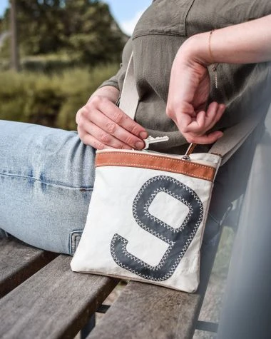 Travel Cross-body Bag Leather And Linen Recycled Sail - Image 9