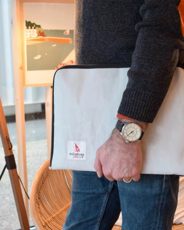 MacBook Laptop Case - 13"- 13,3'' Initiatives-Coeur Recycled Sail - Image 4