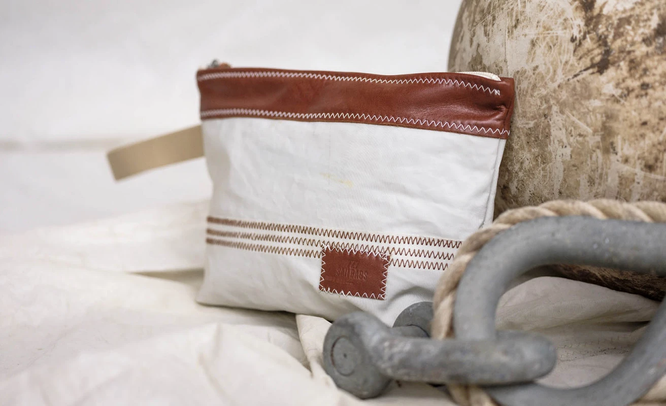 Toiletry Bag "Les Grands Classiques" Sumurun Recycled Sail - Image 3