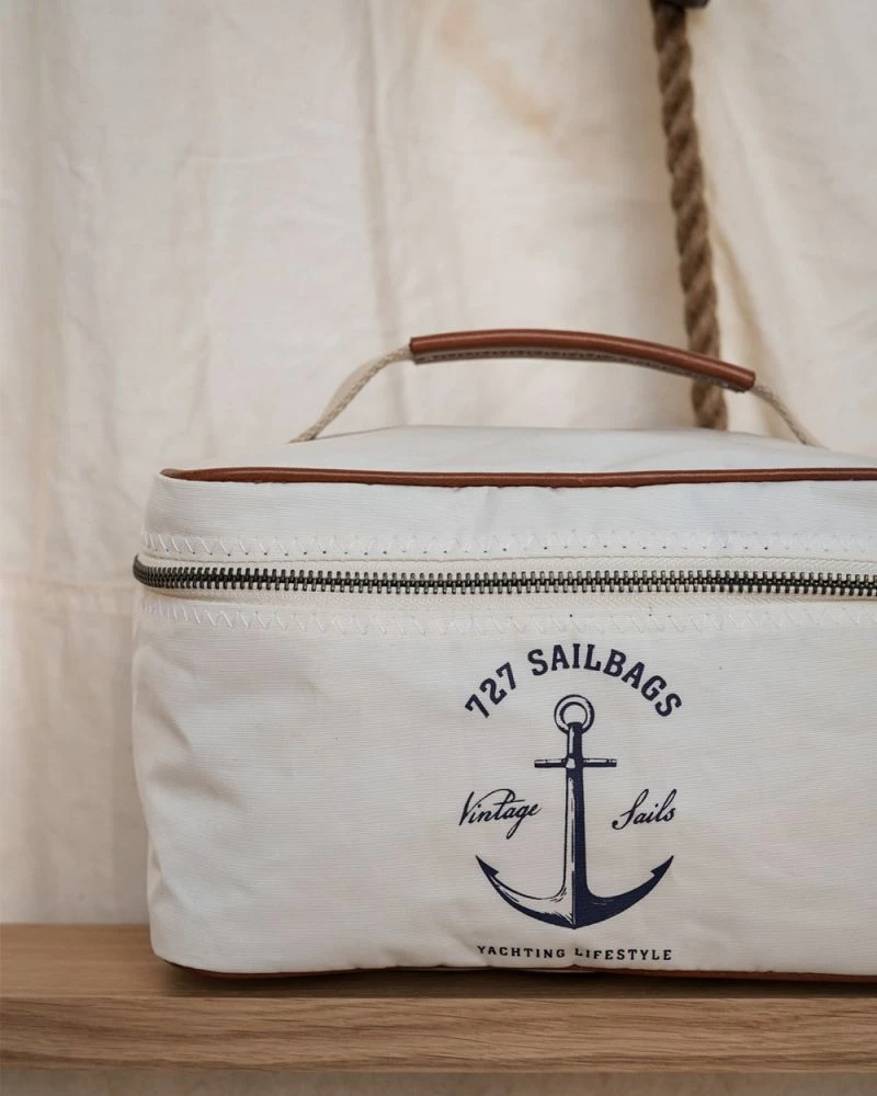 Vanity Case Classic Yachting Recycled Sail - Image 8