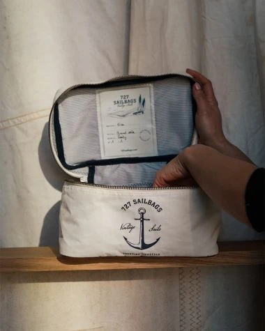 Vanity Case Classic Yachting Recycled Sail - Image 9