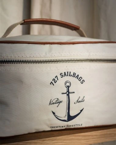 Vanity Case Classic Yachting Recycled Sail - Image 10