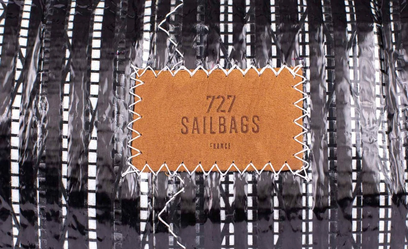 Windy Toiletry Bag Black Recycled Sail - Image 3