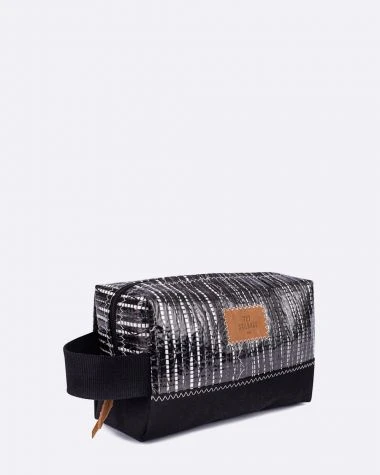 Windy Toiletry Bag Black Recycled Sail - Image 4