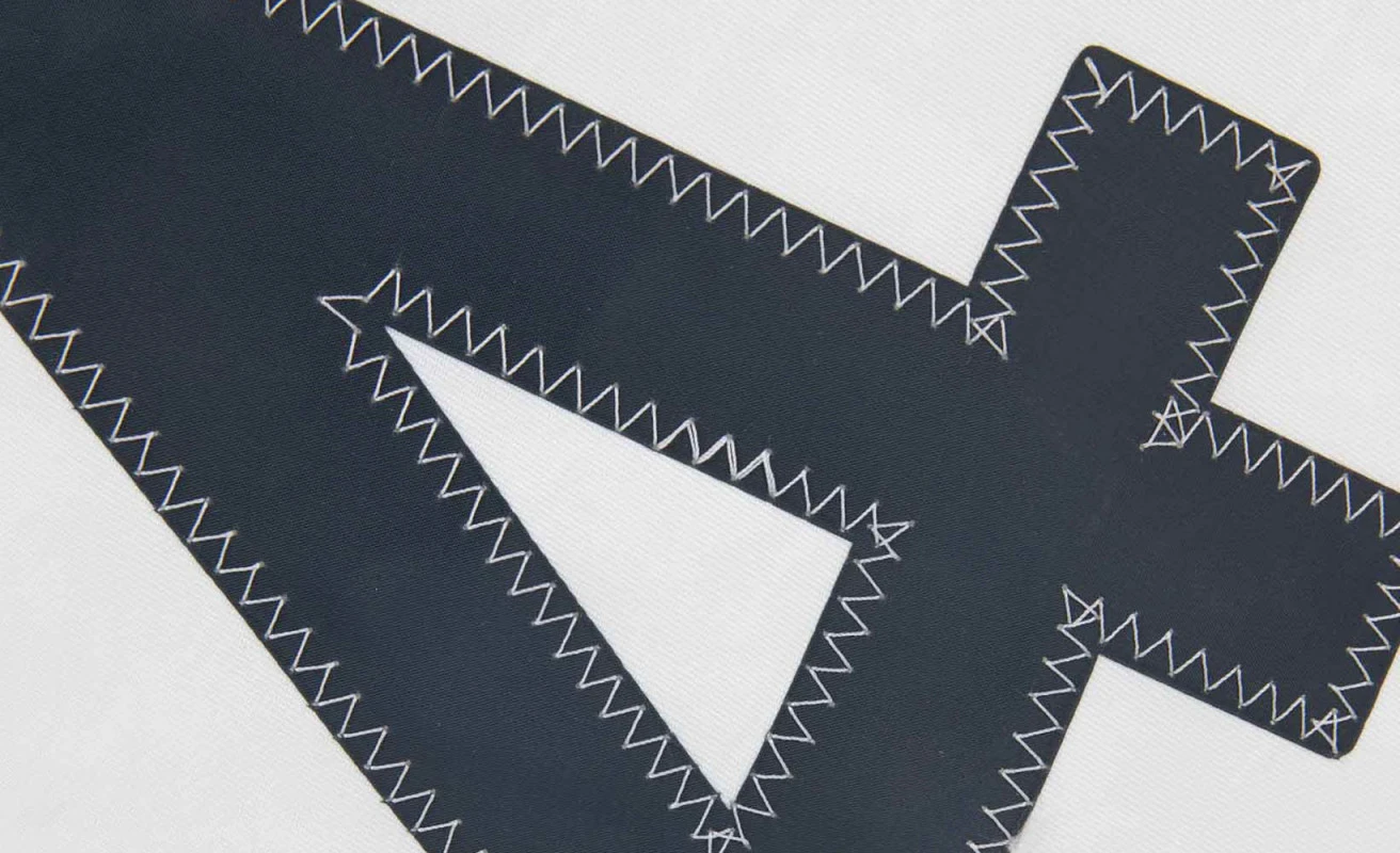 Zipped Pouch Grey Recycled Sail - Image 3